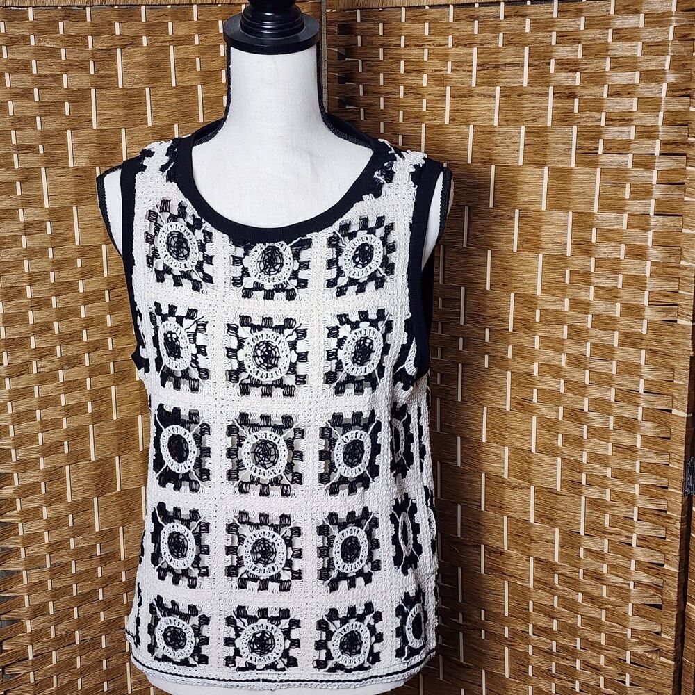Block Pattern Stitch Adrianna Papell Sweater Vest Size Small Black Cream Small